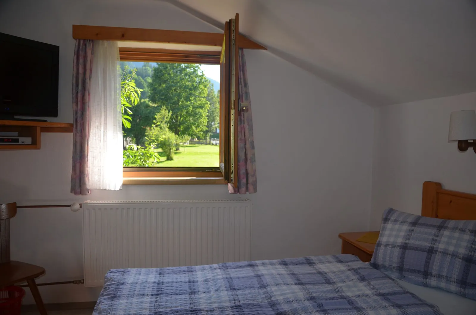 Schlafzimmer mit Naturblick